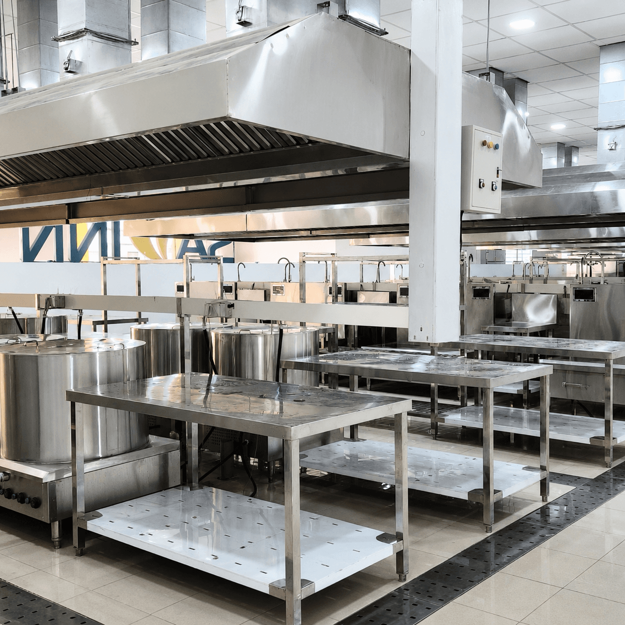 Hệ Thống Thiết Bị Bếp Inox Hoàn Thiện Thực Tế