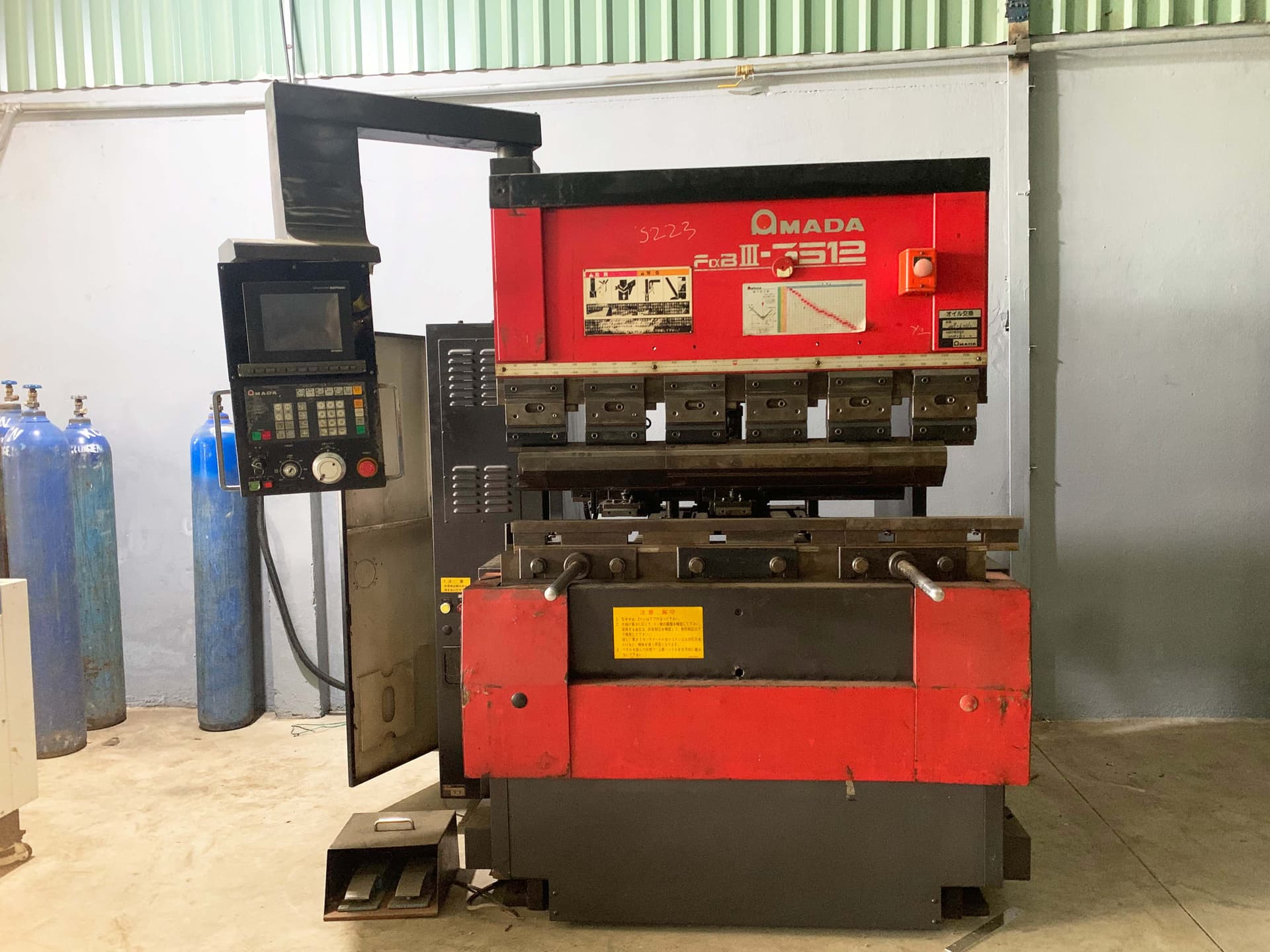Bếp Minh Hiếu Đầu Tư Dây Chuyền Cắt Laser CNC & Chấn Gấp Thủy Lực Amada Tại Nhà Xưởng 800m²